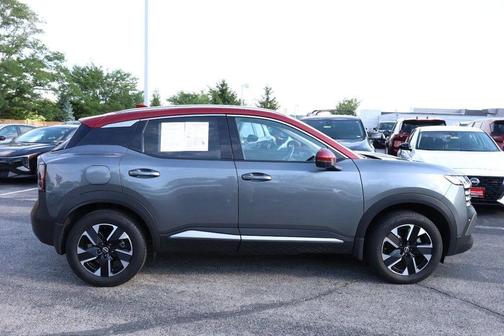 Gun Metallic 2025 Nissan Kicks SR