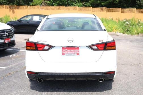 Pearl White 2025 Nissan Altima SR