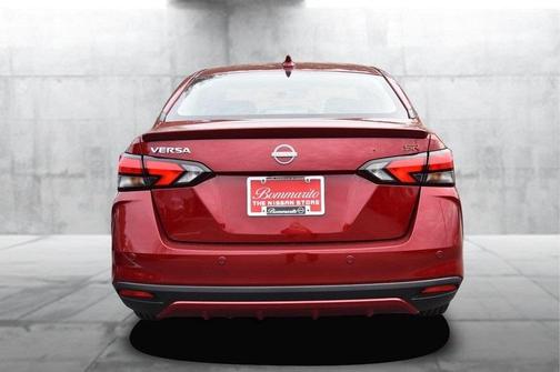 2025 Nissan Versa 1.6 SR