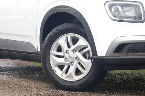 Ceramic White 2021 Hyundai VENUE SE