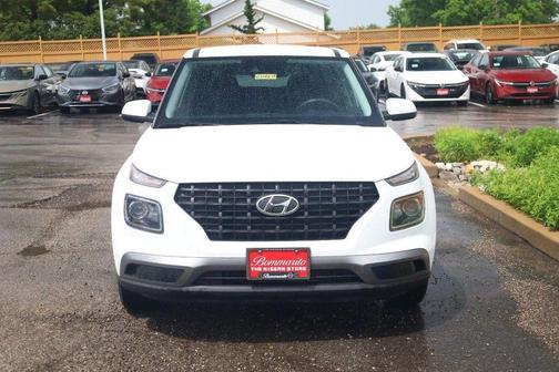Ceramic White 2021 Hyundai VENUE SE