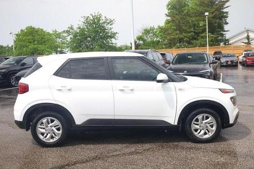 Ceramic White 2021 Hyundai VENUE SE