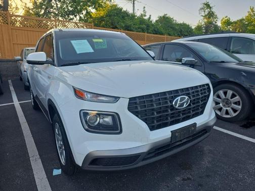 Ceramic White 2021 Hyundai VENUE SE