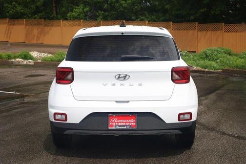 Ceramic White 2021 Hyundai VENUE SE