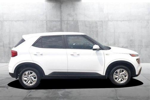 Ceramic White 2021 Hyundai VENUE SE