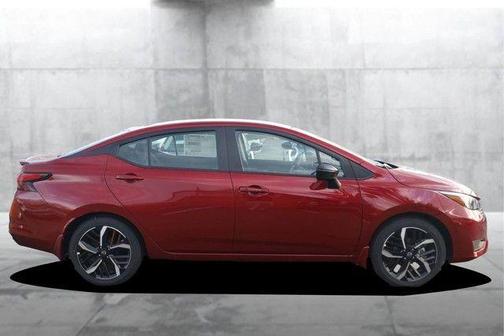 2025 Nissan Versa 1.6 SR