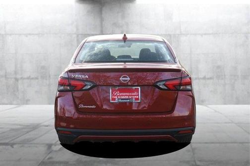 2025 Nissan Versa 1.6 SR