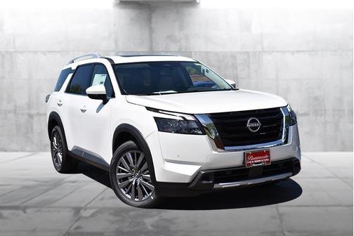 2025 Nissan Pathfinder SL