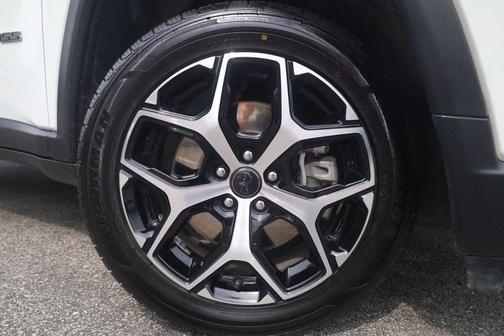 Bright White Clearcoat 2025 Jeep Compass Limited