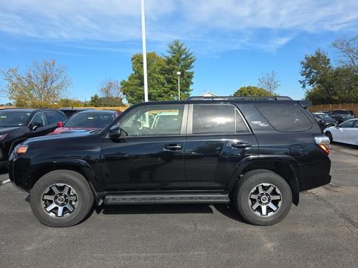 2024 Toyota 4Runner TRD Off Road