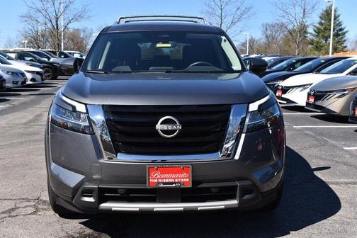 2024 Nissan Pathfinder SL