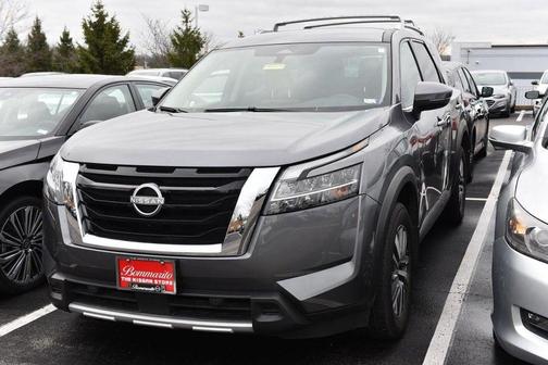 2024 Nissan Pathfinder SL