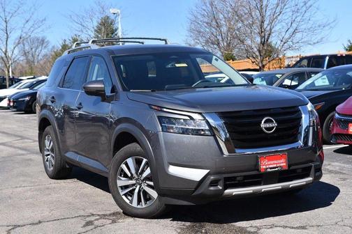 2024 Nissan Pathfinder SL