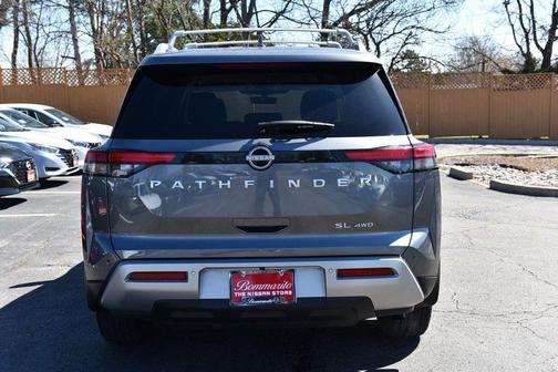 2024 Nissan Pathfinder SL