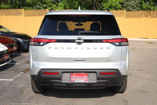 Brilliant Silver Metallic 2025 Nissan Pathfinder SV