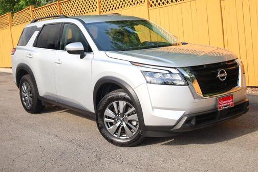 Brilliant Silver Metallic 2025 Nissan Pathfinder SV