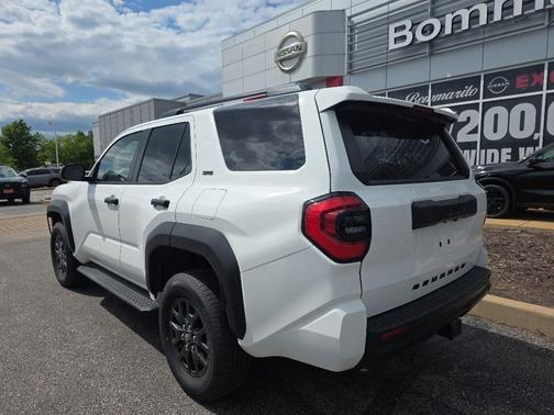 Wind Chill Pearl 2025 Toyota 4Runner SR5
