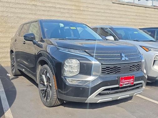 2024 Mitsubishi Outlander SE