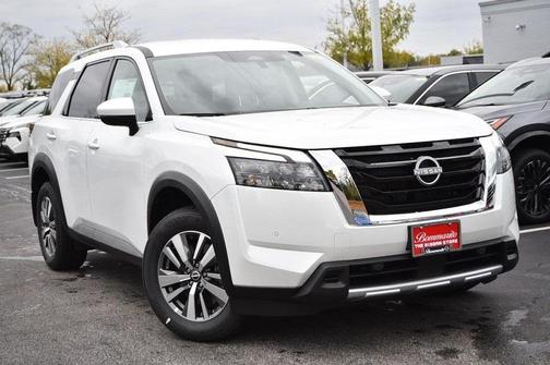 2025 Nissan Pathfinder SL