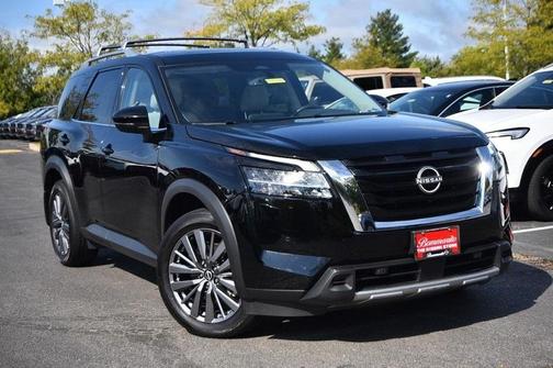 2024 Nissan Pathfinder SL