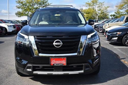 2024 Nissan Pathfinder SL