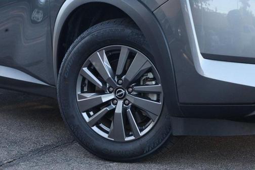 Gun Metallic 2025 Nissan Pathfinder SV