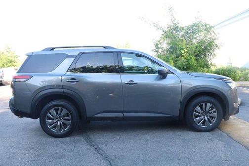 Gun Metallic 2025 Nissan Pathfinder SV