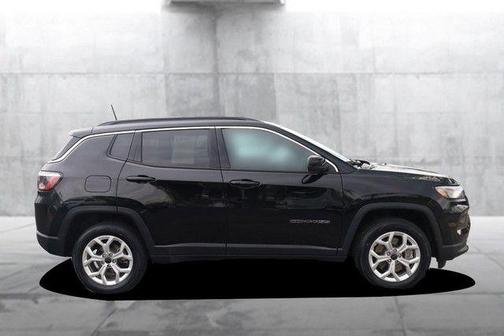 Diamond Black 2025 Jeep Compass Latitude