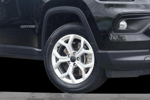 Diamond Black 2025 Jeep Compass Latitude