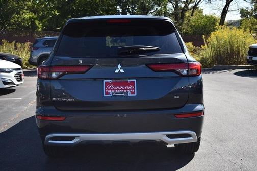 2024 Mitsubishi Outlander SE