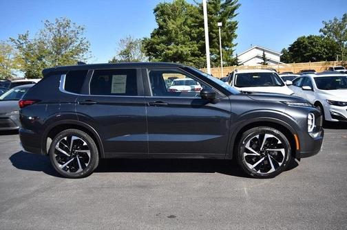 2024 Mitsubishi Outlander SE