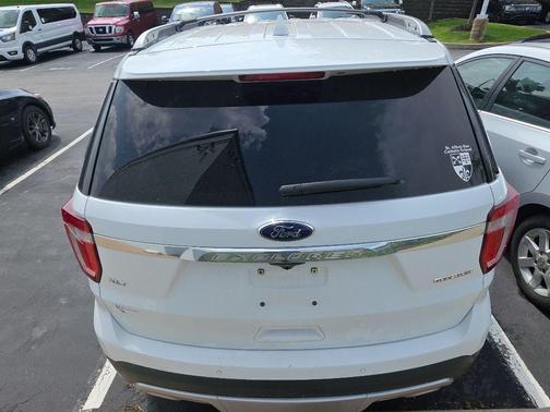 Oxford White 2016 Ford Explorer XLT