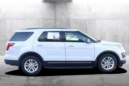 Oxford White 2016 Ford Explorer XLT