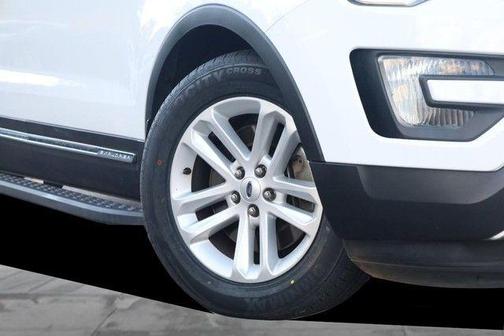 Oxford White 2016 Ford Explorer XLT