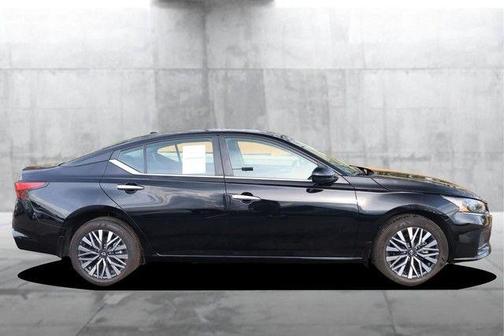 Super Black 2024 Nissan Altima 2.5 SV