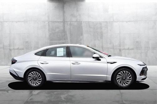 2024 Hyundai SONATA Hybrid SEL