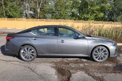 2025 Nissan Altima SL