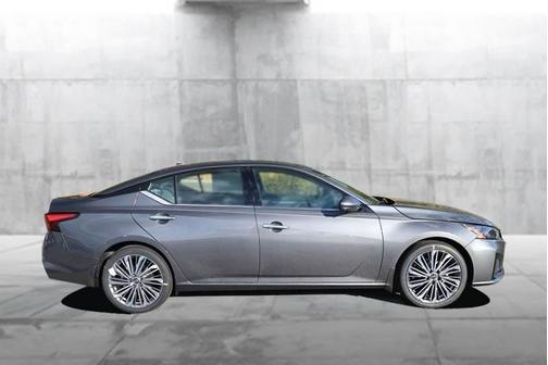 2025 Nissan Altima SL