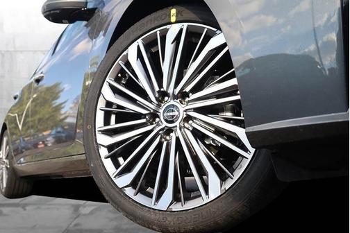 2025 Nissan Altima SL