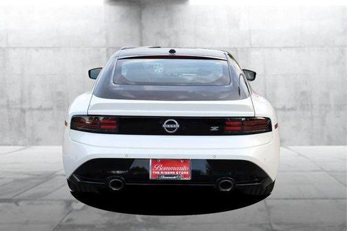 Pearl White Tricoat / Super Black 2025 Nissan Z Performance