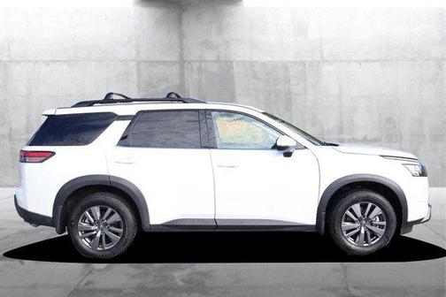 White Pearl 2025 Nissan Pathfinder SV