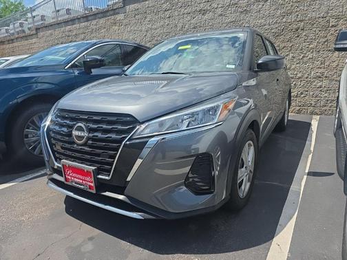 Gun Metallic 2024 Nissan Kicks S