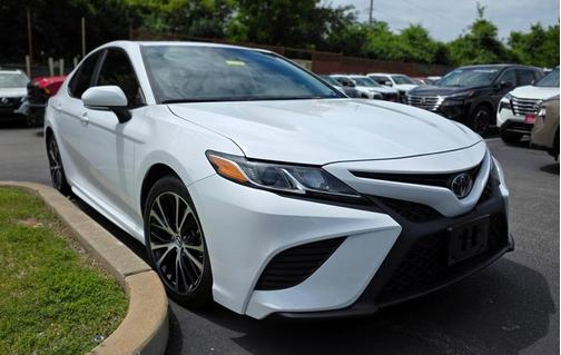 2019 Toyota Camry SE