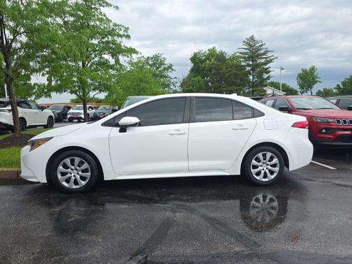 Super White 2021 Toyota Corolla LE