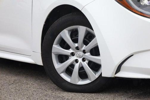 Super White 2021 Toyota Corolla LE