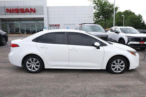 Super White 2021 Toyota Corolla LE