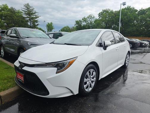 Super White 2021 Toyota Corolla LE