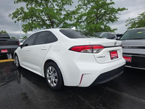 Super White 2021 Toyota Corolla LE