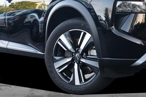 Super Black 2025 Nissan Rogue SL