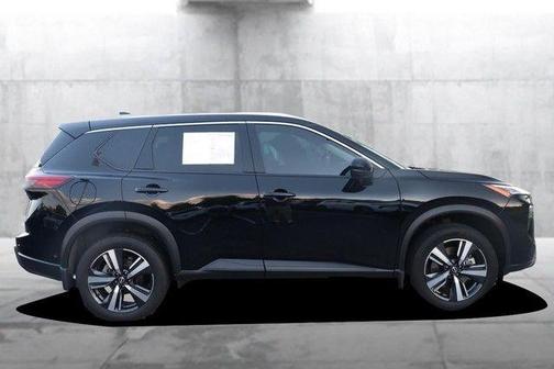 Super Black 2025 Nissan Rogue SL